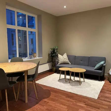 Bo Midt I Sentrum Apartment